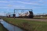 RFO's new toy boy: EURO 9000 number 2019 302 hauls a container train through Valburg on 14 March 2024. THis type of loco was finally accepted on Dutch tracks in March 2024.