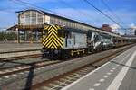 On 30 September 2025 RFO 692 hauls an automotive train through Amersfoort toward the adjacent yard, where the Dick Kerr shunter will leave, the RFO eclectric gets active and will haul the train into