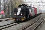 Deuxième passage du RFO 1572/7110 avec un train de conteneurs à travers Blerick en direction de Rotterdam-Waalhaven, après avoir effectué une manœuvre de retournement à