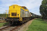 Shunter 203 102 shunts Mat'24 stock at Goes on 10 September 2016.