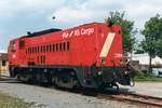 The only NS Class 2200/2300 to carry the NS Cargo red was 2384, seen here on 7 August 1999 at Terneuzen.