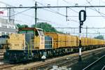 On 8 August 1998 NS 6479 stands with the first type of ACTS container train in Sittard.