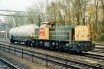 On 7 July 2006 one cement wagon is shunted at Dordrecht by 6479.