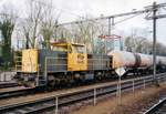 On 18 August 1998 NS 6445 shunts at Dordrecht.