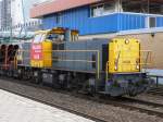 Railion 6426 with a short freighttrain to Vlaardingen.