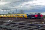 To clear the tracks at Nijmegen, IRP 2213 hauls a batch of DM'90 Buffels out of Nijmegen on 13 November 2019.