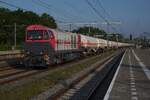 IRP 273 102 traina un convoglio di GNL attraverso Boxtel nella serata del 9 maggio 2026.