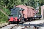 SGB 259 stands with a few freight wagons at Boekelo on 23 October 2016.