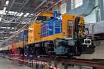 From two-tone green to yellow and blue: 703 receives treatment at Watergraafsmeer and finds herself photographed because of an Open Day.