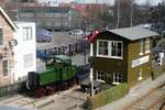 On 30 March 2013 two newbies could be seen at the SHM in Hoorn: the newly build signal box and Diesel shunter 101 passing said signal box.