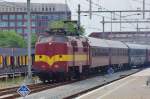 Former HUSA/ACTS/EETC 1251 plus stock for the AutoSlaaptrein 13401 to Livorno enters 's Hertogenbosch on 4 July 2014.