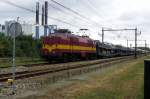 Red, Yellow and Grey, with some hints of Blue: EETC 1251 hauls Autoslaaptrein 13418 near Wijchen toward 's Hertogenbosch on 17 August 2014.