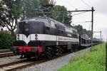 Overnight express from Tyrol stands on 31 August 2014 at Zevenaar, where RailExperts 1525 has just been coupled to the train, that was brought into Zevenaar by a diesel loco from Emmerich.