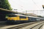 NS 1858 with pilgrimage train from Lourdes has ended her leap from Maastricht at 's Hertogenbosch on 8 Augustus 2007.