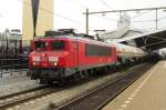 Tank train 2: 1602 -again- with -again- a tank train speeds through Tilburg, but now in the direction of Venlo at the Dutch/German border. It is still 4 April 2014.