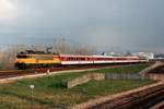 NS 1653 haulsan EC and passes Duivendrecht on 21 November 1995.