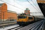 On 27 January 2004 RaiLioN 1614 hauls a coal train through 's-Hertogenbosch.
