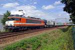 On 16 August 2019 RFO 1828 hauls a container train toward Kijfhoek through Oisterwijk.