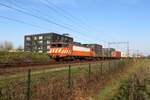 On 5 April 2023 RFO 1830 -now completely in Portuguese CP livery- hauls a container train through Tilburg-Reeshof.