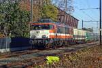 Rail Experts 9901 -ex-LOCON 9901-  hauls a hisatoric EMUs, flanked by two box wagons, through Wijchen toward Maastricht for maintenance on the EMU and passes through Wijchen on 10 NOvember 2019.