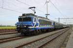 RFO 1831 hauls the NVBS extra train out of Lage Zwaluwe on the evening of 27 April 2026.
