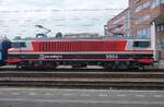 RXP 9904 stands at Amersfoort on 1August 2026. This loco entered service in 1983 as NS 1618 and became Railogix 1618. Railogix gave 1618 this colour scheme that leaned to the SNCF Multiservice colours albeit with a red ventilation grille instead of the grey. In 2026 RailExperts -who organised special raiwlay journeys and decided to buy their own traffic after the demise of LOCON Benelux- bought the 1618 and restored her in full working condition,for now retaining the Railogiox colours. 