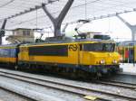 1745 with an Intercity train from The Hague to Venlo. Track 3 Rotterdam Centraal Station 24-08-2011.