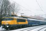 Snow in 's Hertogenbosch and 1759 leaves this station with one of four overnight trains from Tirol on 13 February 2006.