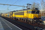 In the last week of services for DDAR, such a double deck stock leaves Wijchen, hauled by 1741 on 12 December 2019.
