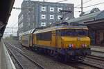 In una piovosa giornata del 1° novembre 2019, NS 1743 entra a Nijmegen con un treno locale per Arnhem.