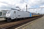 Railpool 186 424, a.k.a. 2863, calls at Antwerpen-Berchem with a Beneluxtrain on 29 June 2016.
