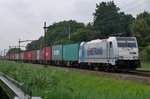 Metrans 186 291 passes Dordrecht Zuid on 23 July 2016.