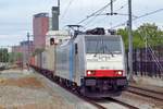 LTE 186 102 hauls an intermodal service through Tilburg on 29 July 2018. 