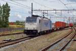 RTB 186 422 passes through Breda on 24 August 2018.