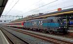 Alpen-Express 13466 stands in 's-Hertogenbosch on 1 March 2020, being hauled by Lineas 186 293.