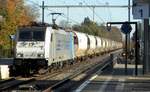 RTB 186 428 hauls a sugar train through Oisterwijk on 5 November 2020.