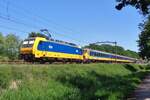 NS 186 027 passes through Tilburg Oude Warande on 26 May 2017.