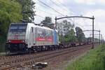 On 16 August 2019, DBCNL 186 496 hauled a badly loaded container train through Hulten.