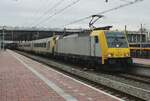On 4 January 2025 EC with 2872 (en FYRA 186 122) at the reins is about to leave Rotterdam Centraal.