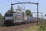 SBBCI 189 991 -una de las últimas SBCI 189 con marcas SBBCI- pasa con el tren de contenedores GTS Hulten el 23 de agosto de 2023.