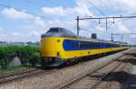 NS 4085 is about to pass Nijmegen-Dukenburg on 5 July 2012.