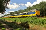 NS 4089 passes through Tilburg-Warande on 14 July 2016.