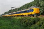 NS 4213 passes through Tilburg on 22 September 2016.