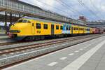 NSM 876 shows herself at Amersfoort on 31 May 2026 as part of the 60th anniversary of Dutch EMUs Plan V/Mat'64. NSM's yellow 876. red 466 of De Karel (visivle in the background) and Keolis' blue and white 904 -the three only operational Plan Vs- presented themselves to 250+_ disciplined photographers at Amersfoort on that glorious 31 May 2026.