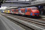 De Karel 466 stands with two other operable Plan Vs (yellow NSM 867 and blue and white Keolis/Syntus 904) at Amersfoort on 31 May 2026.