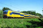 NS 7617 passes Tilburg Oude Warande on 26 May 2017.