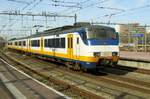 SGM 2981 enters Rotterdam Centraal on 26 March 2017.
