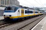 NS 2140 quits Arnhem with a stopping train to nearby Ede-Wageningen on 18 August 2021. This service wa s about the very last service handled by these EMUs, that sadly went out the same year.