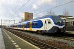 On 28 November 2017, NS 2206 was photographed at Nijmegen-Dukenburg with a bit of frog's perspective.