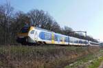 NS 2232 passa attraverso Tilburg Oude Warande il 18 marzo 2026 come treno regionale diretto ad Arnhem.